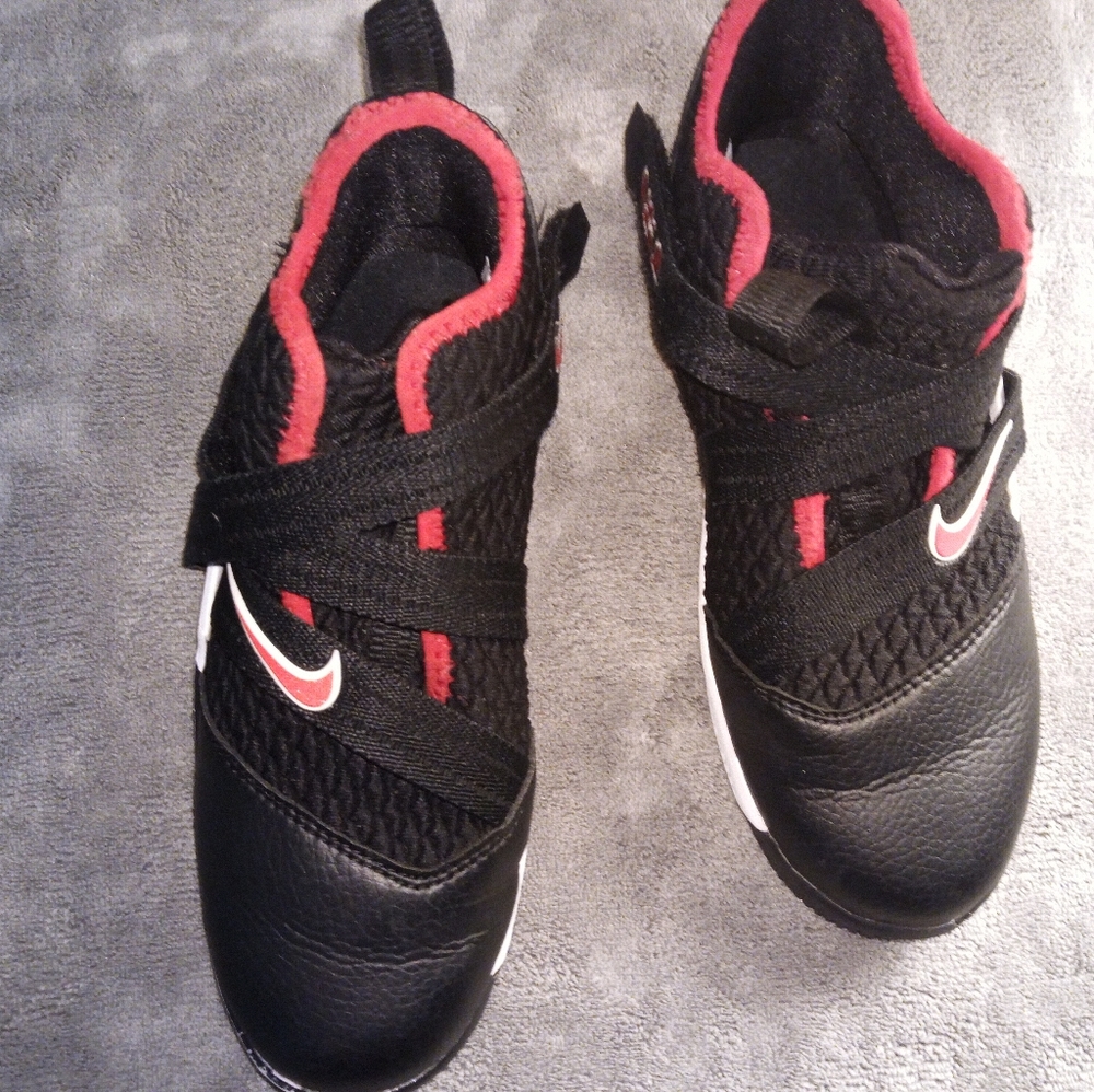Nike lebron 13 kids